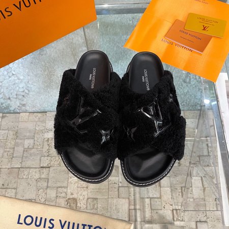 Louis Vuitton furry slippers all wool