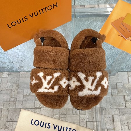 Louis Vuitton furry slippers all wool