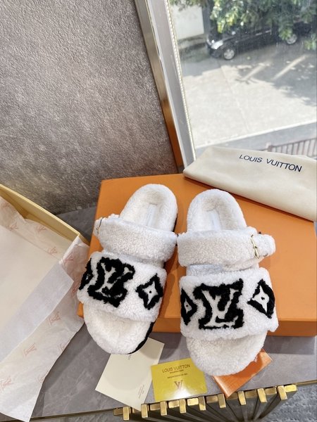Louis Vuitton Lamb fur slippers