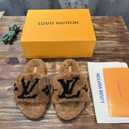 Louis Vuitton fur slippers