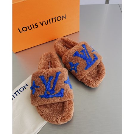 Louis Vuitton Wool slippers top quality