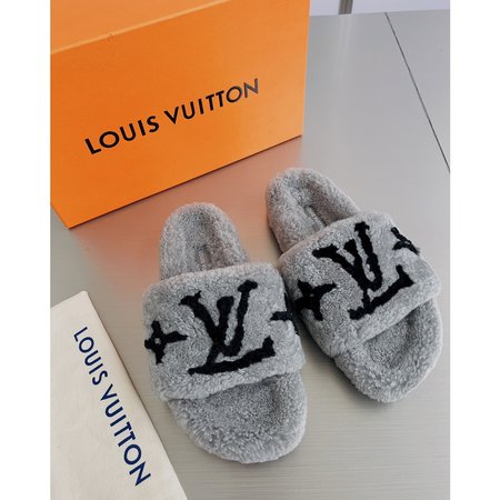 Louis Vuitton Wool slippers top quality