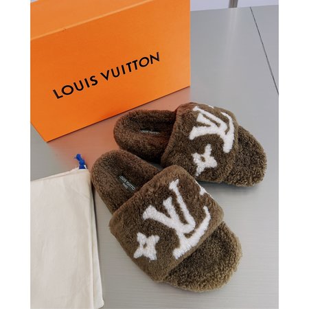 Louis Vuitton Wool slippers top quality