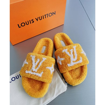 Louis Vuitton Wool slippers top quality