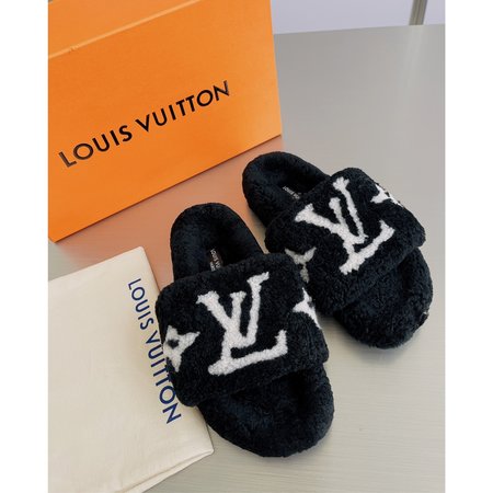 Louis Vuitton Wool slippers top quality