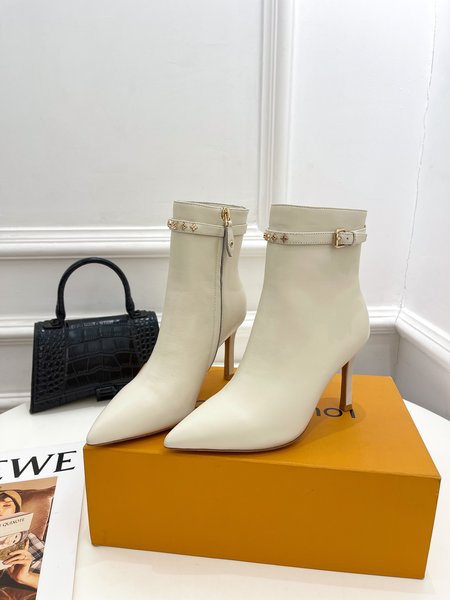 Louis Vuitton pointed toe ankle boots