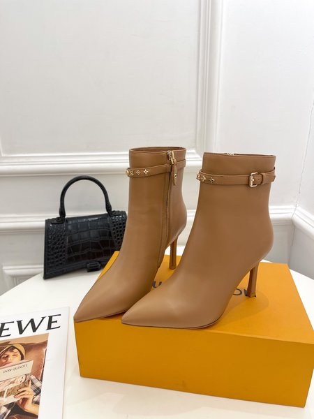 Louis Vuitton pointed toe ankle boots