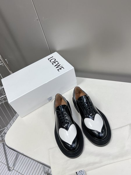 Loewe Black and white heart ladies love leather shoes