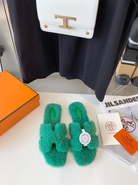 Hermes slippers