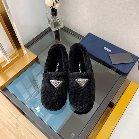 Prada Loafers/Fur shoes