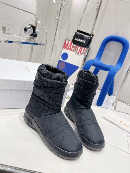 Dior snow boots