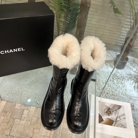 Chanel snow boots