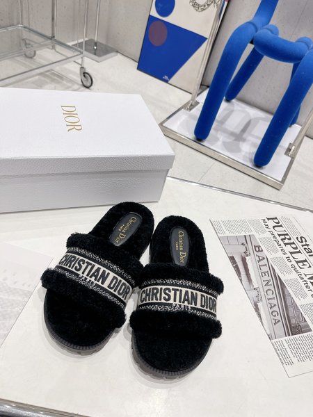 Dior Fur slippers/thick-soled flip flops