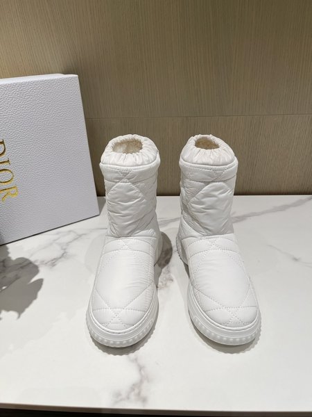 Dior Real fur snow boots