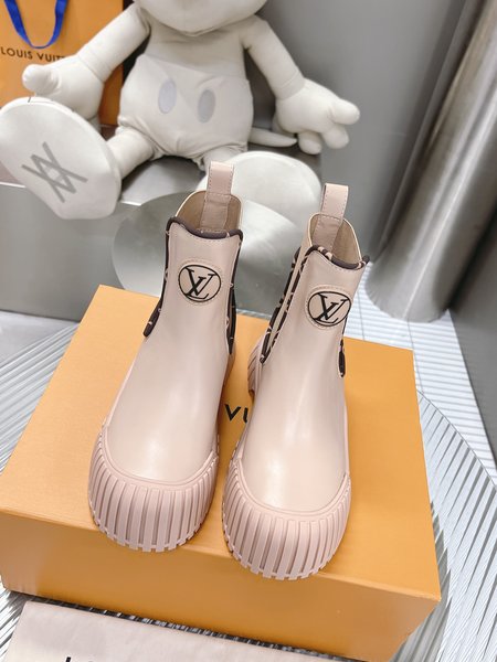 Louis Vuitton flat boots