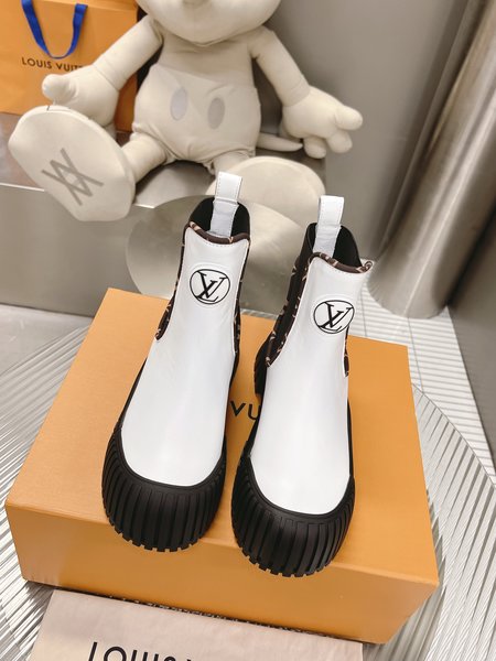 Louis Vuitton flat boots