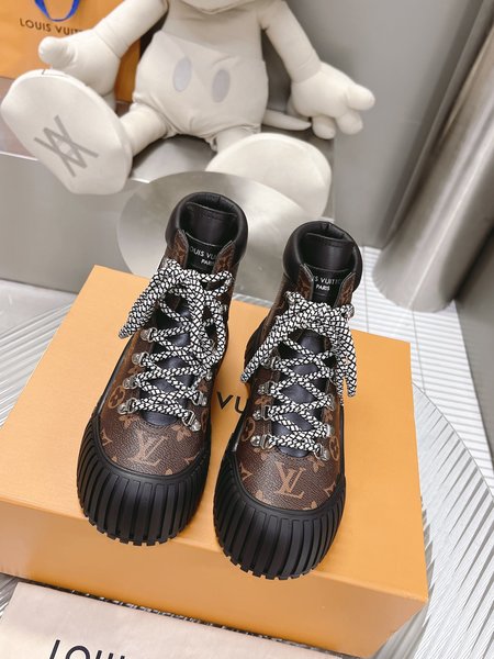 Louis Vuitton flat boots