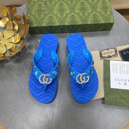 Gucci GG Logo slippers