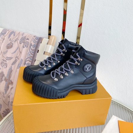 Louis Vuitton short boots