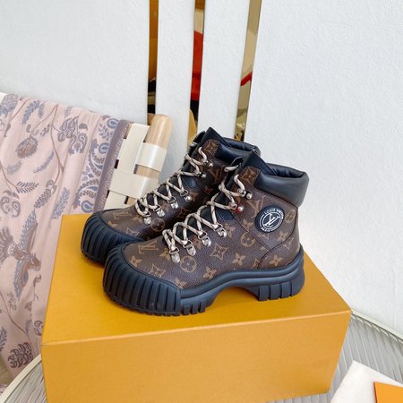 Louis Vuitton short boots