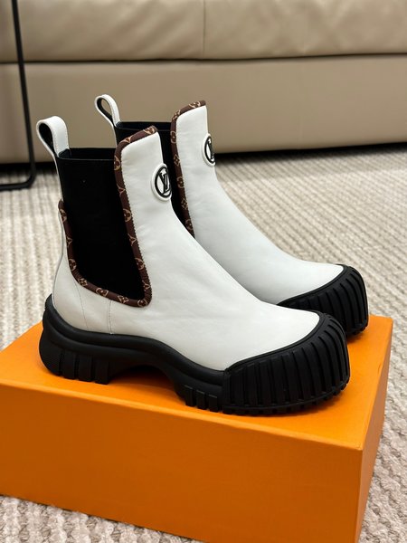 Louis Vuitton short boots