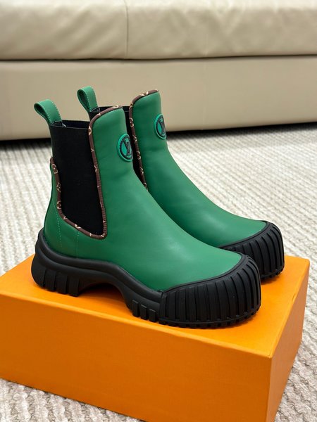 Louis Vuitton short boots