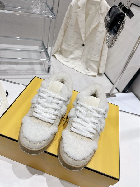 Fendi Casual Shoes/Sneakers/Flat Shoes