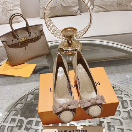 Louis Vuitton Round Toe Bowknot Ladies Shoes