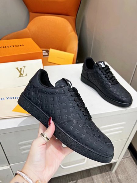 Louis Vuitton Casual shoes