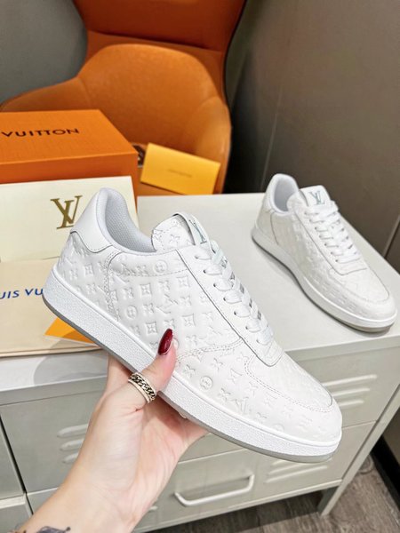 Louis Vuitton Casual shoes