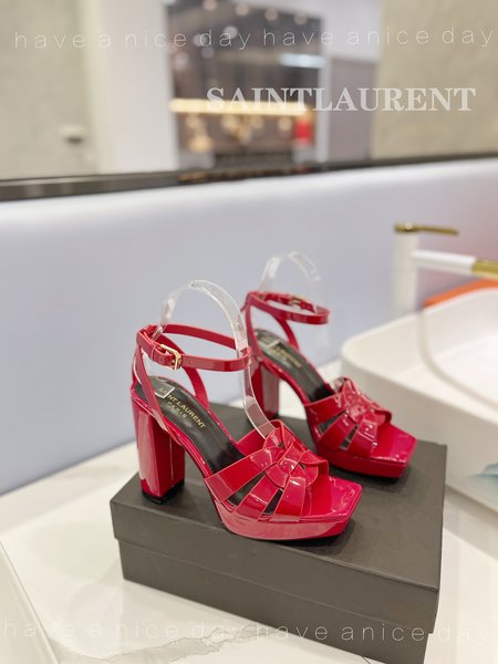 Saint Laurent High heel