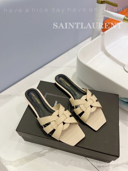 Saint Laurent flat slippers