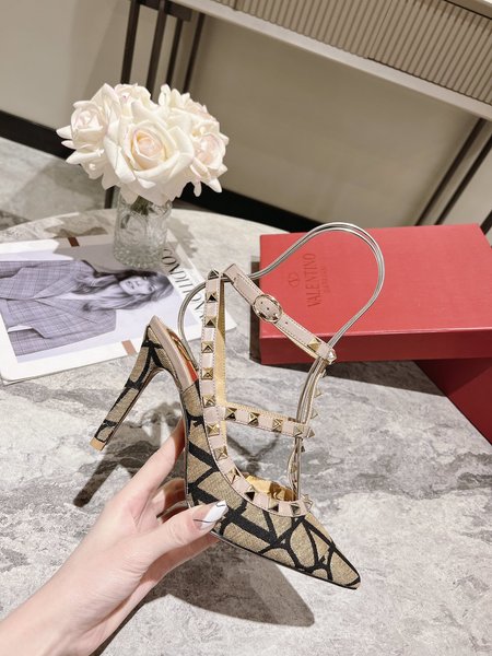 Valentino High heel