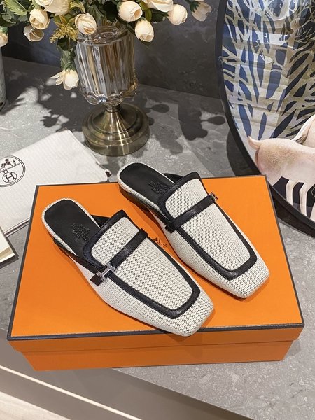 Hermes Groupie square toe H-buckle mules