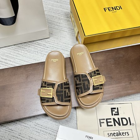 Fendi flat slippers