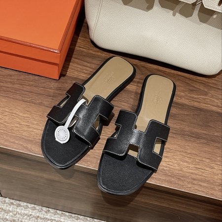 Hermes Original swift calfskin Oran sandals series H slippers