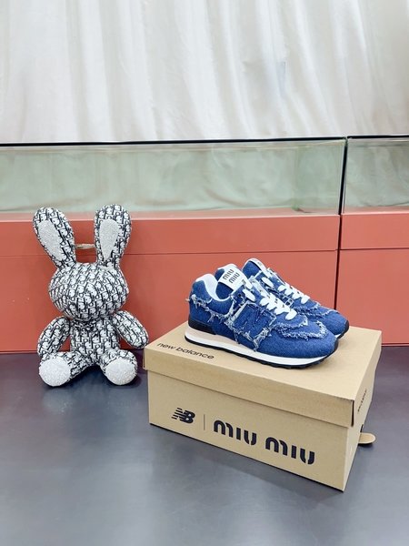 Miu Miu leather sneakers
