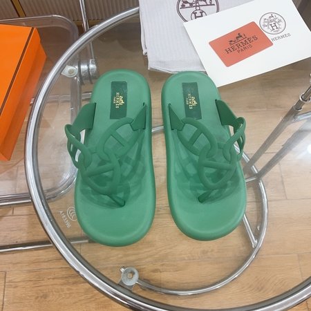 Hermes Aloha sandals