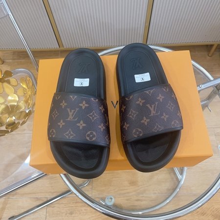 Louis Vuitton Waterfront sandals slippers