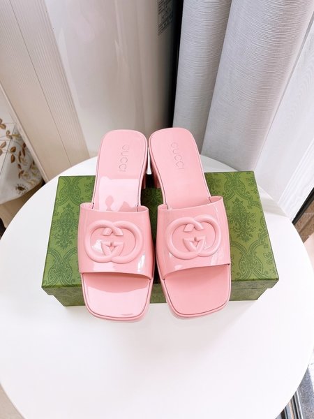 Gucci Double G sandals