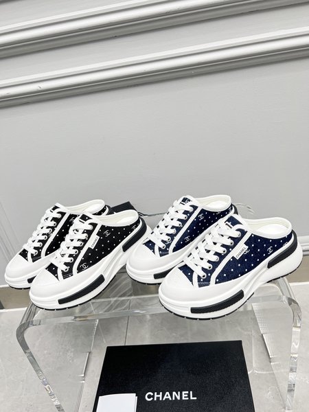 Chanel CC logo canvas shoes