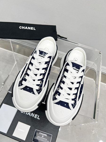 Chanel CC logo canvas shoes