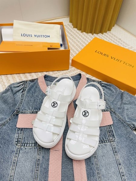 Louis Vuitton Customized first-layer cow patent leather sandals