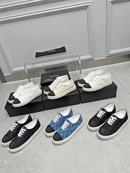 Chanel CC logo cushion show canvas shoes