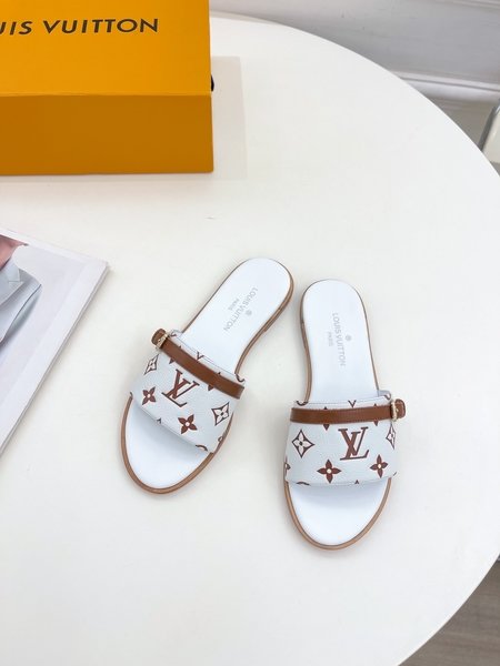 Louis Vuitton Cowhide slippers