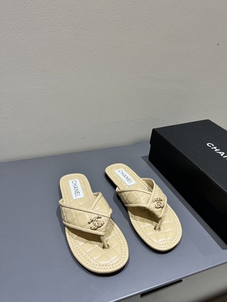 Chanel CC buckle flip-flops