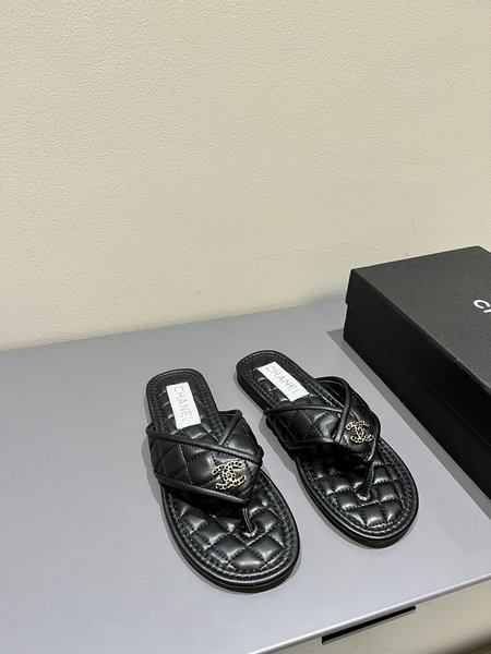 Chanel CC buckle flip-flops