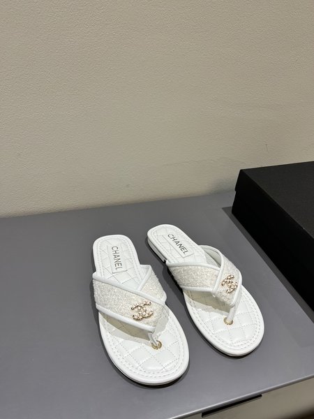 Chanel CC buckle flip-flops