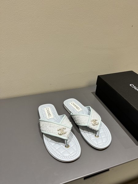 Chanel CC buckle flip-flops