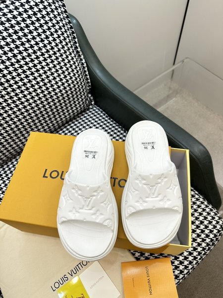 Louis Vuitton Waterfront sandals